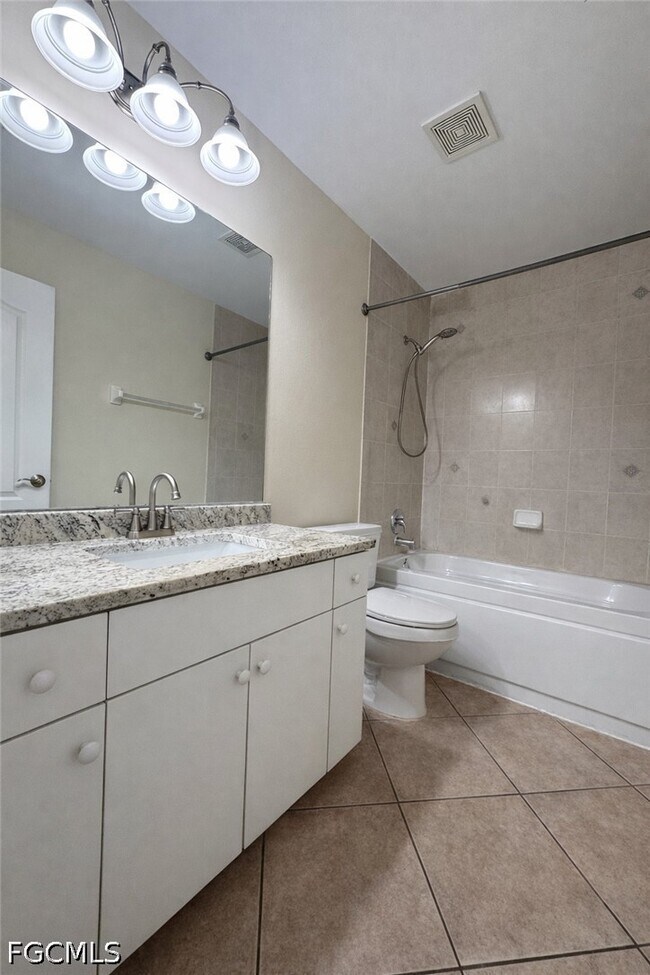 Foto del edificio - 2310 NE 8th Pl