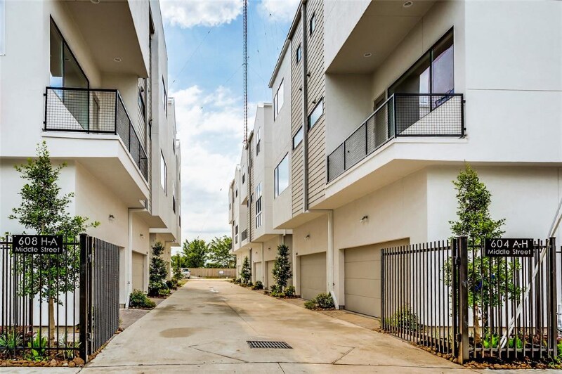 28.. Decker Pl., Houston, TX 77003 Townhome Rentals in Houston TX