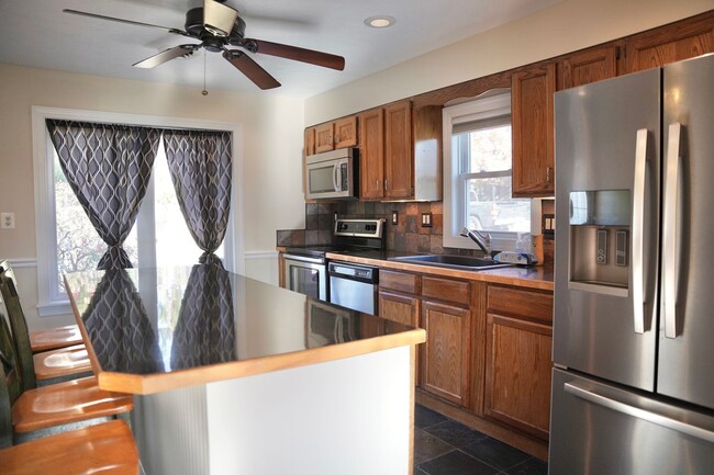 Building Photo - Picturesque 3 BR/2 BA Single Family Home C...