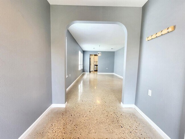 Foto del edificio - 5608 Steven Creek Way