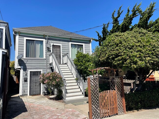 Edificio de estilo victoriano bien conservado - 2047 20th Ave