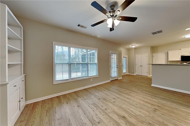 Building Photo - 383 Kyles Cir