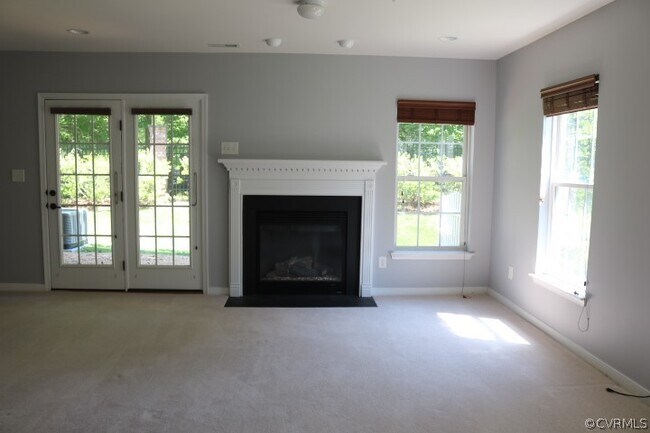Building Photo - 548 Siena Ln