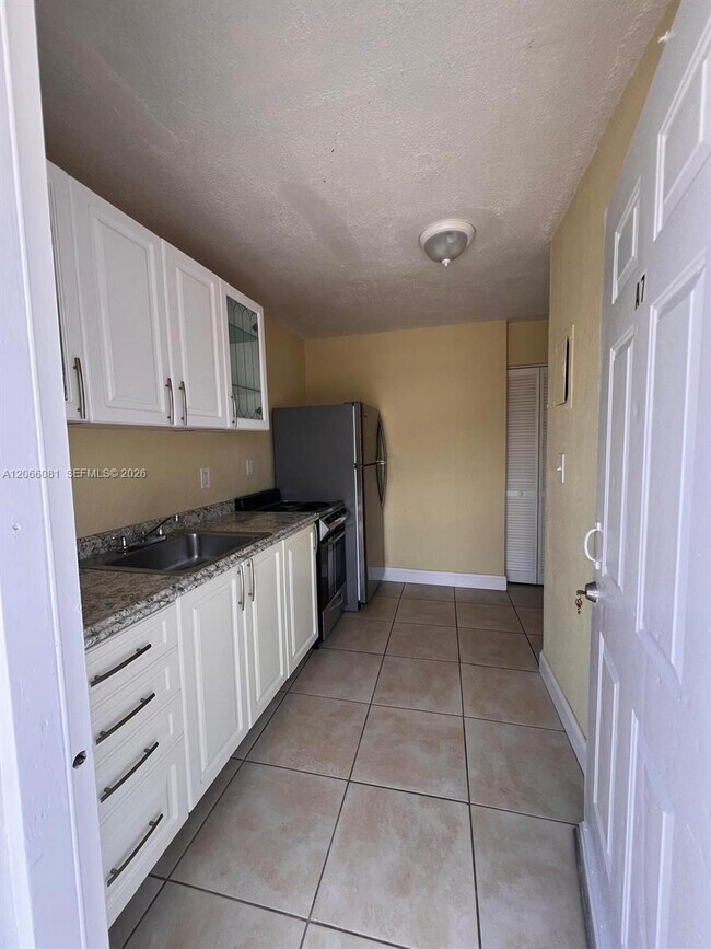 Foto del edificio - 1625 NW 35th St