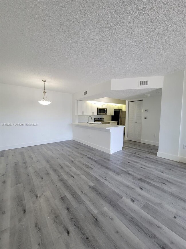 Foto del edificio - 8600 SW 212th St