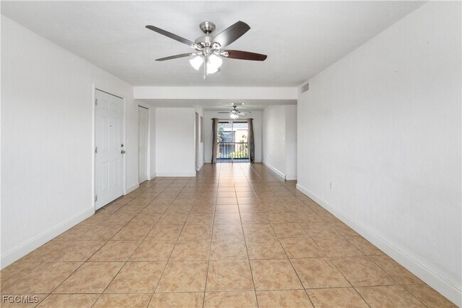 Foto del edificio - 12630 Kenwood Ln