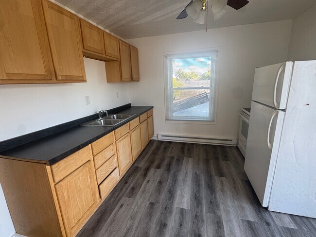 Building Photo - 723 W Jefferson St