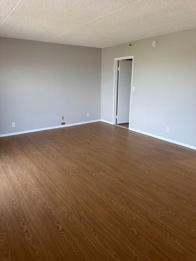 Building Photo - 655 Absecon Blvd