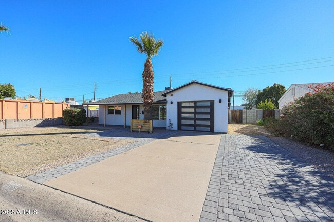 Building Photo - 2651 N 71st Pl