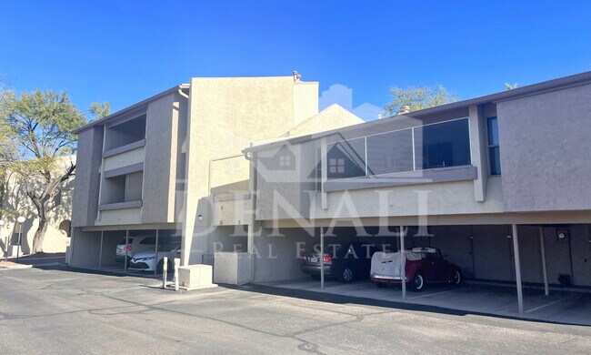 Building Photo - 3750 N Country Club Rd