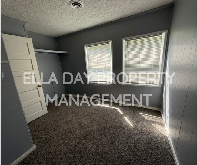 Foto del edificio - 2412 S Roosevelt St
