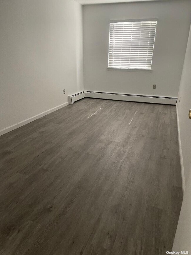 Building Photo - 37-20 Brookside St