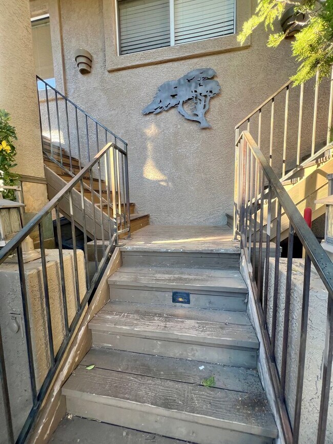 Foto del edificio - Unfurnished, 1-year long-term rental