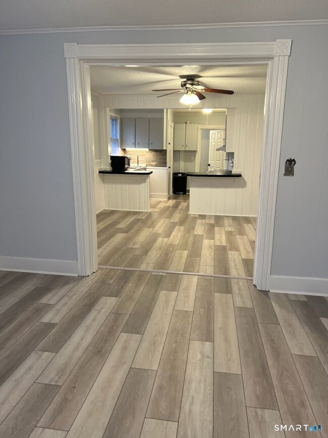 Building Photo - 303 Newtown Ave