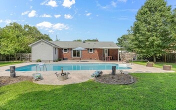 Building Photo - 268 Amberly Rd