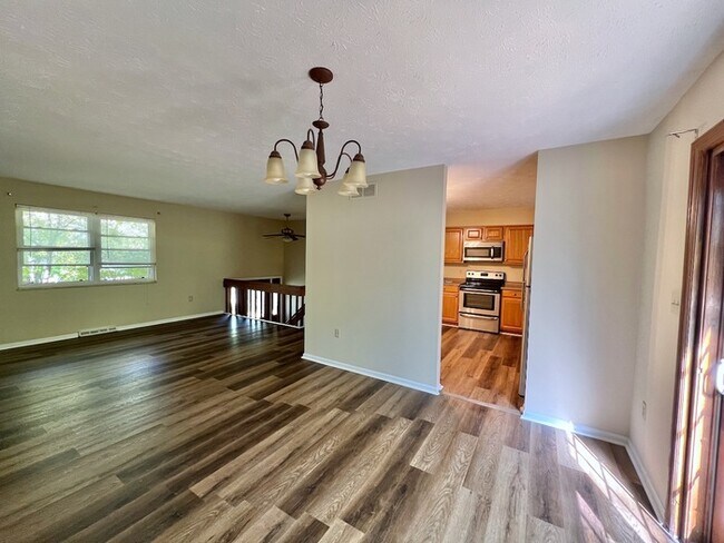 Building Photo - 9062 Revere Run