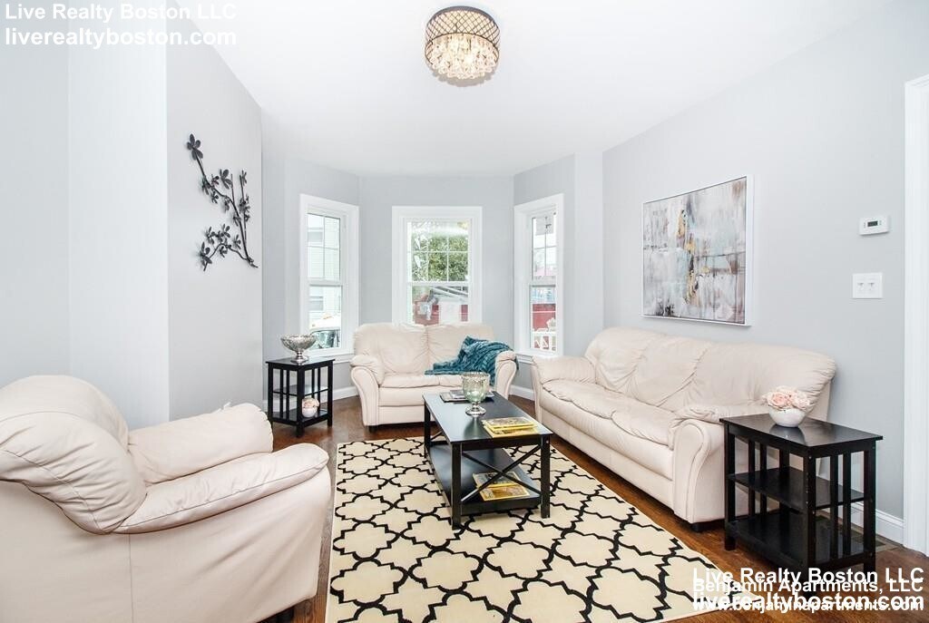 Primary Photo - 59 Hano St