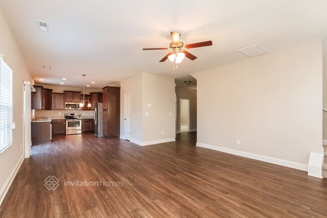 Building Photo - 116 Four Seasons Way