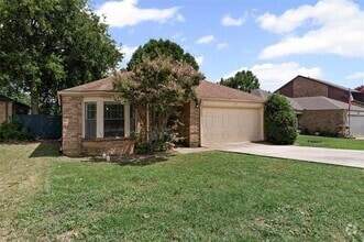 Building Photo - 841 Country Club Pl