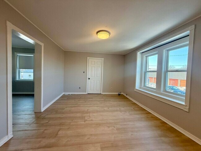 Foto del edificio - 141 Alexander Ave