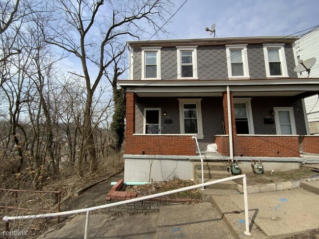 Building Photo - 2 br, 1 bath Townhome - 714 Fairview Avenue