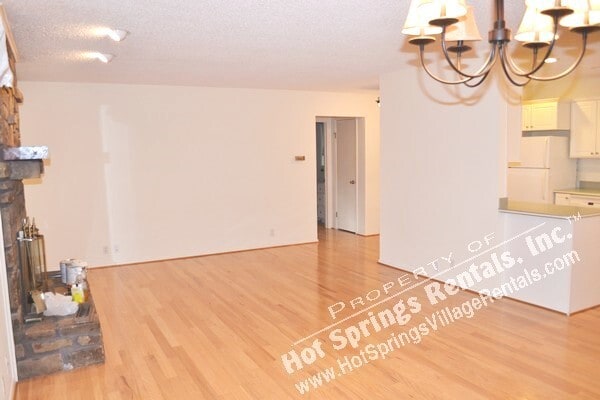 Building Photo - Cozy & Convenient | 2-Bedroom Home Near Ca...