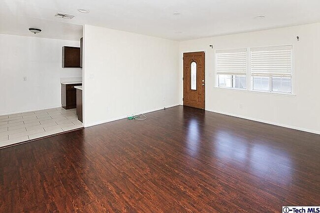 Building Photo - 6754 Bellingham Ave