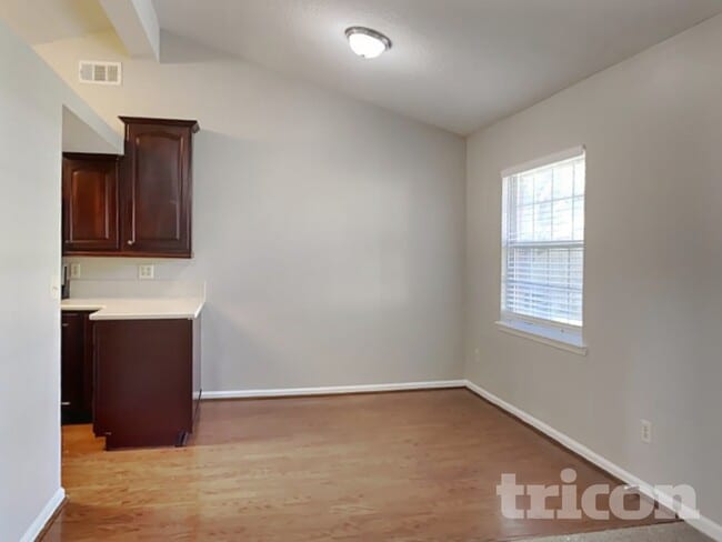 Foto del edificio - 4399 Princess Labeth Ct W