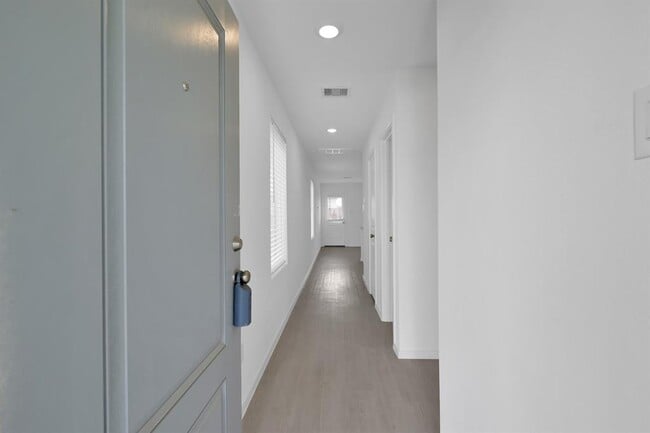 Building Photo - 18271 Via Aurelia Dr