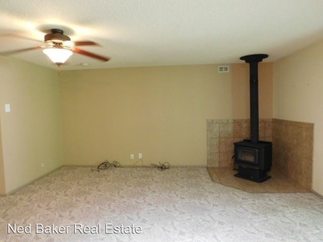 Building Photo - 3 br, 1 bath House - 4375 Glenwood Dr SE