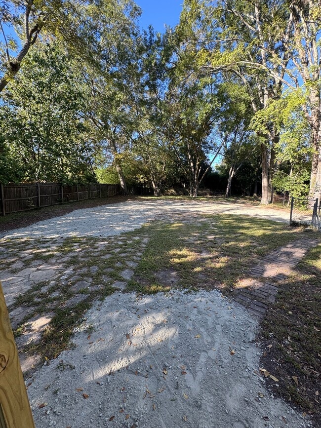 Foto del edificio - 527 E Cambridge Ave