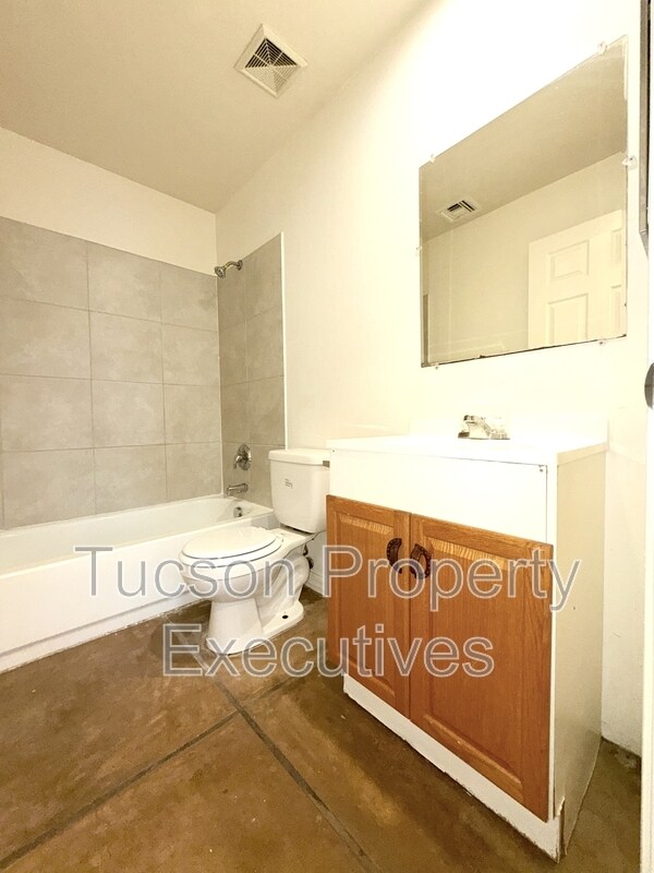 Foto del edificio - 1015 E 24th St