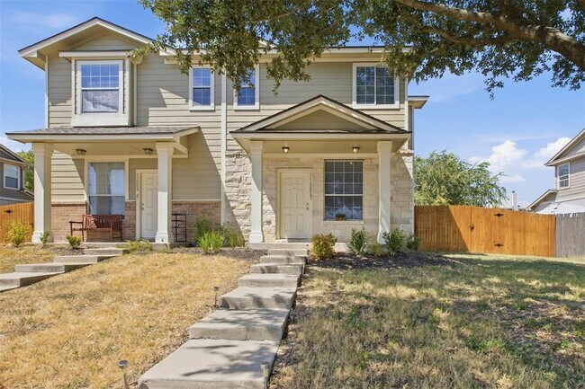 Foto del edificio - 13808 Harris Ridge Blvd
