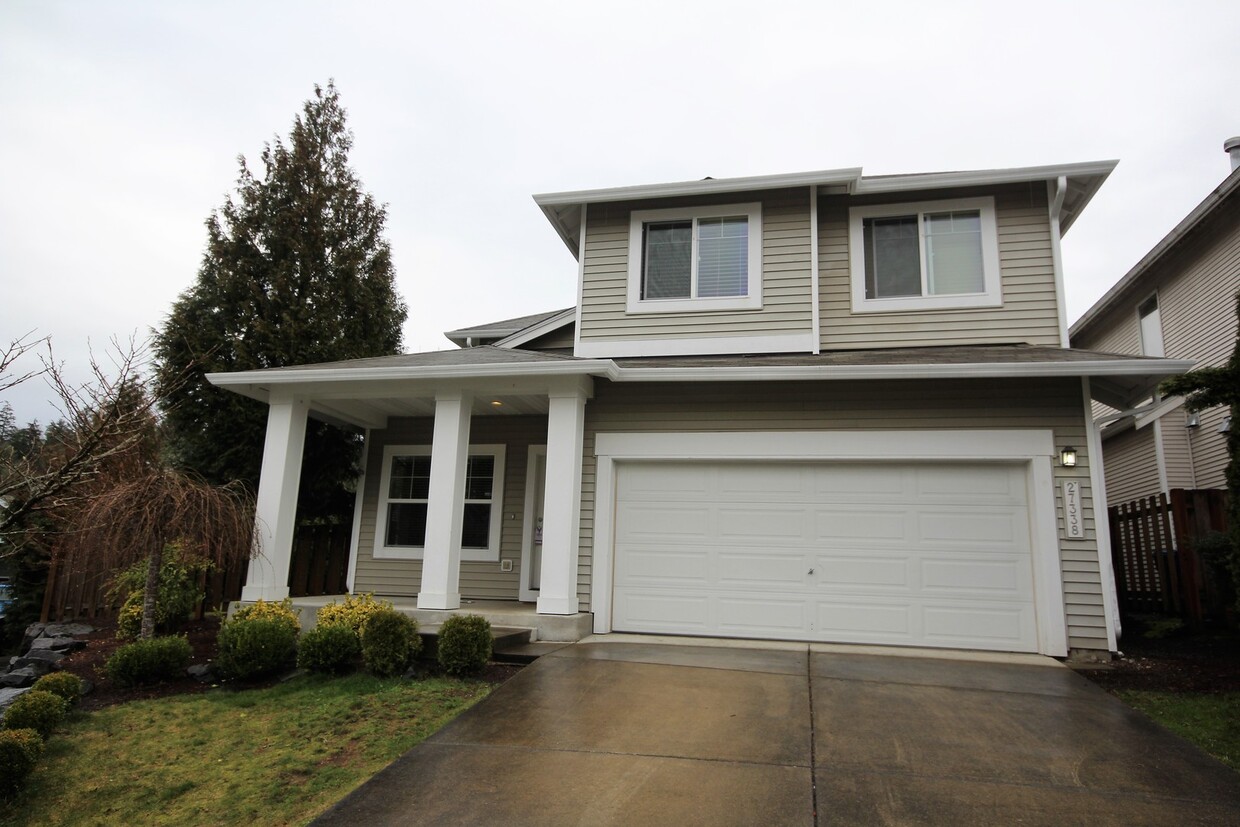 Primary Photo - Clean Maple Valley Home!