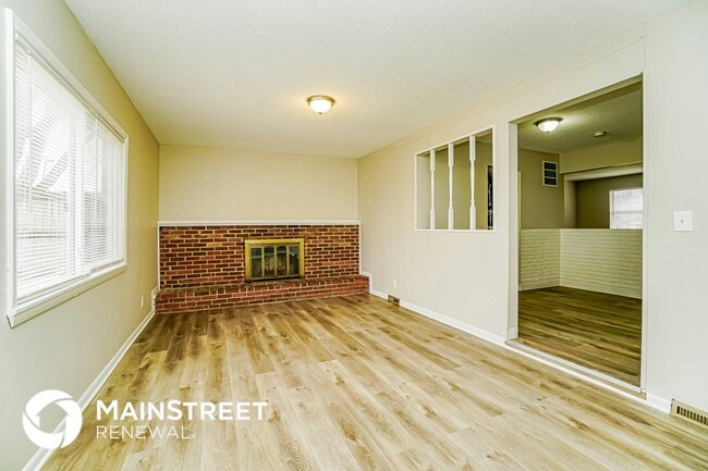 Building Photo - 5262 Hacket Dr