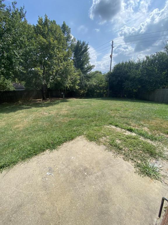 Building Photo - 476 Woodview Dr