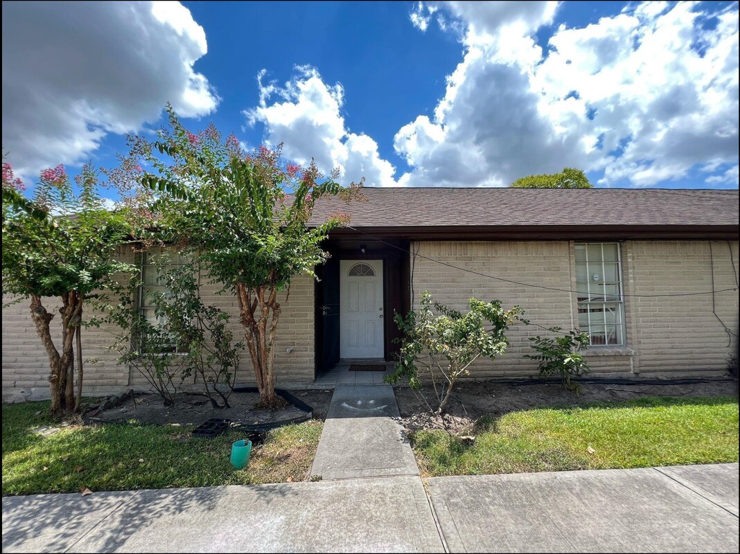 Primary Photo - 7247 Cook Rd