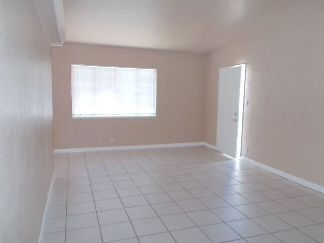 Foto del edificio - 2407-2407 S 15th St