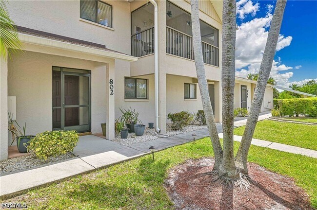 Foto del edificio - 15080 Riverbend Blvd