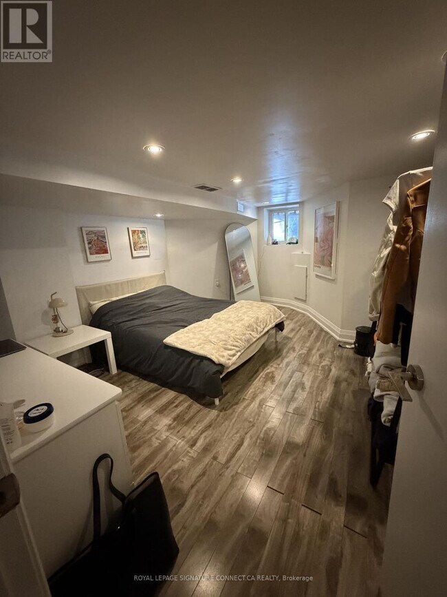 Photo du bâtiment - 3 Rolyat St