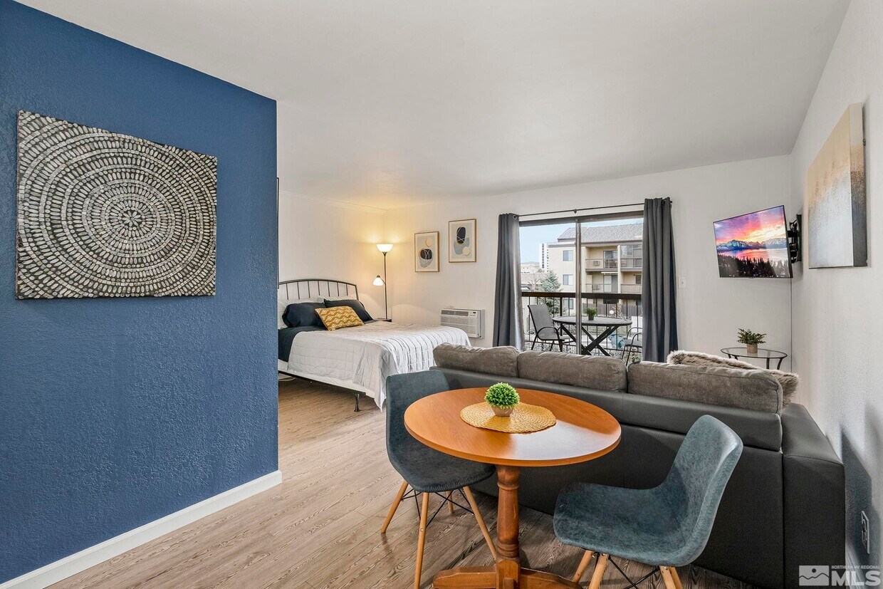 Foto principal - 2450 Lymbery St