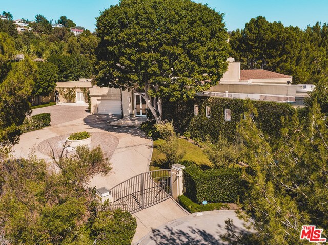 Building Photo - 1121 El Retiro Way