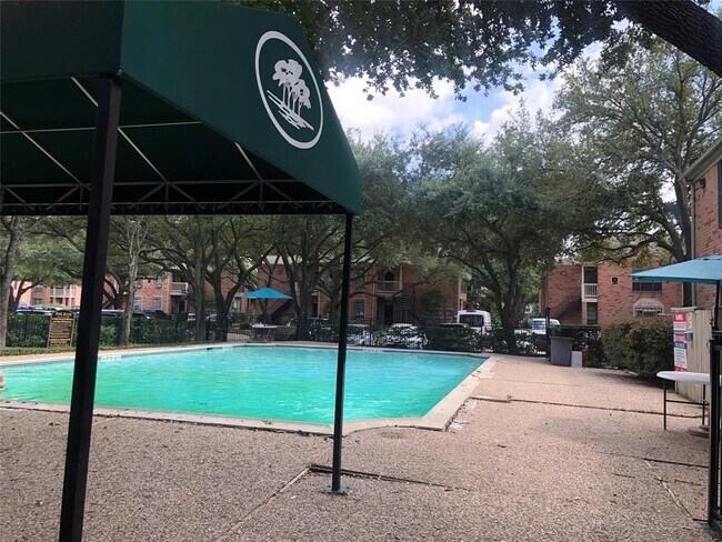 Foto del edificio - 2255 Braeswood Park Dr