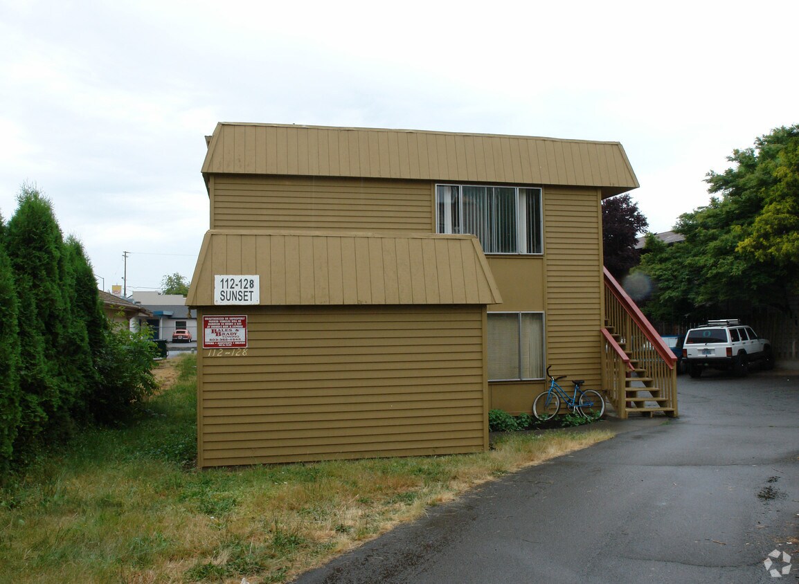 Building Photo - 112-128 Sunset Ave N