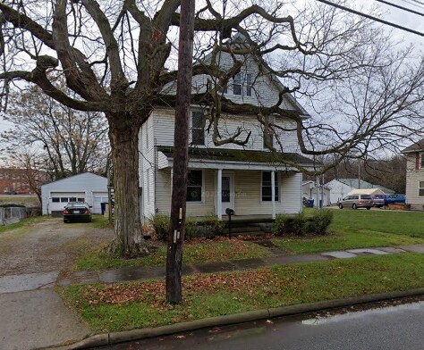Primary Photo - 152 W Main St