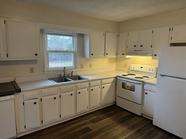 Foto del edificio - 217 Pine Dale Road