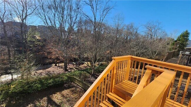 Foto del edificio - 3330 Ridgefair Dr