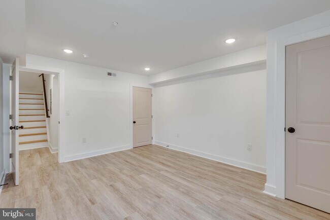 Foto del edificio - 3842 Fairmount Ave