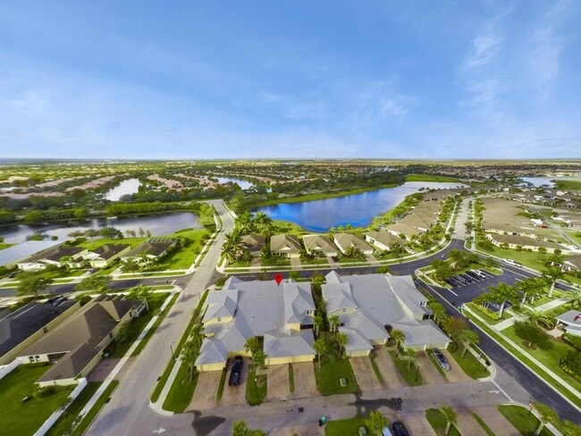 Building Photo - 10490 SW Waterway Ln