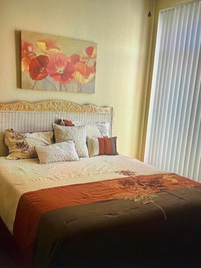 Foto del edificio - 78945 Champagne Ln